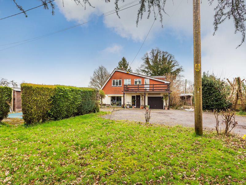 5 Bed House Detached For Sale in Lingfield